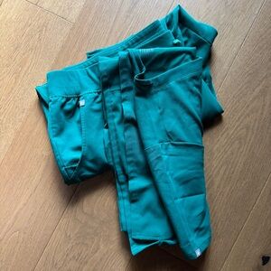 FIGS Women’s Scrubs Set (Zamora Pant, Casma Top) - 6XL - Hunter Green - EUC+